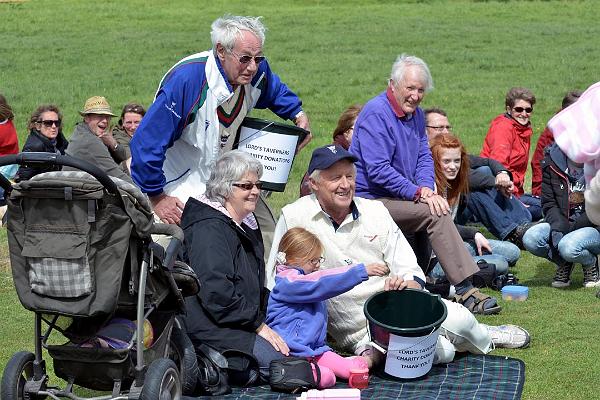 22 Barry Norman and Chris Tarrant with the collecting buckets.jpg